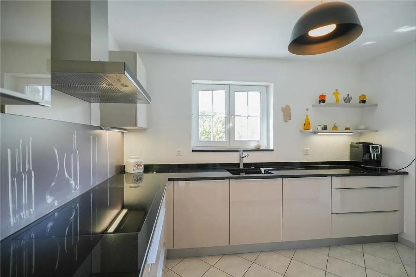 Geräumiges Familienhaus mit Aussicht - Foto 6 von 13
