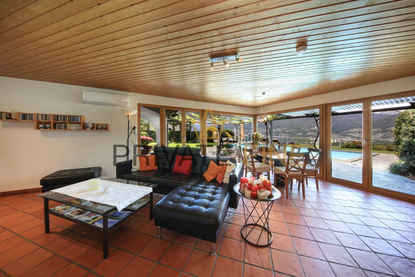 Holiday Villa - Hideaway with Large Pool and Stunning Lake View - Photo 29 of 31