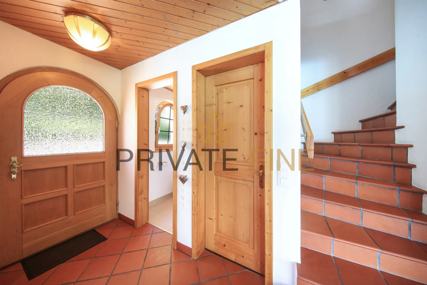 Holiday Villa - Hideaway with Large Pool and Stunning Lake View - Photo 30 of 31