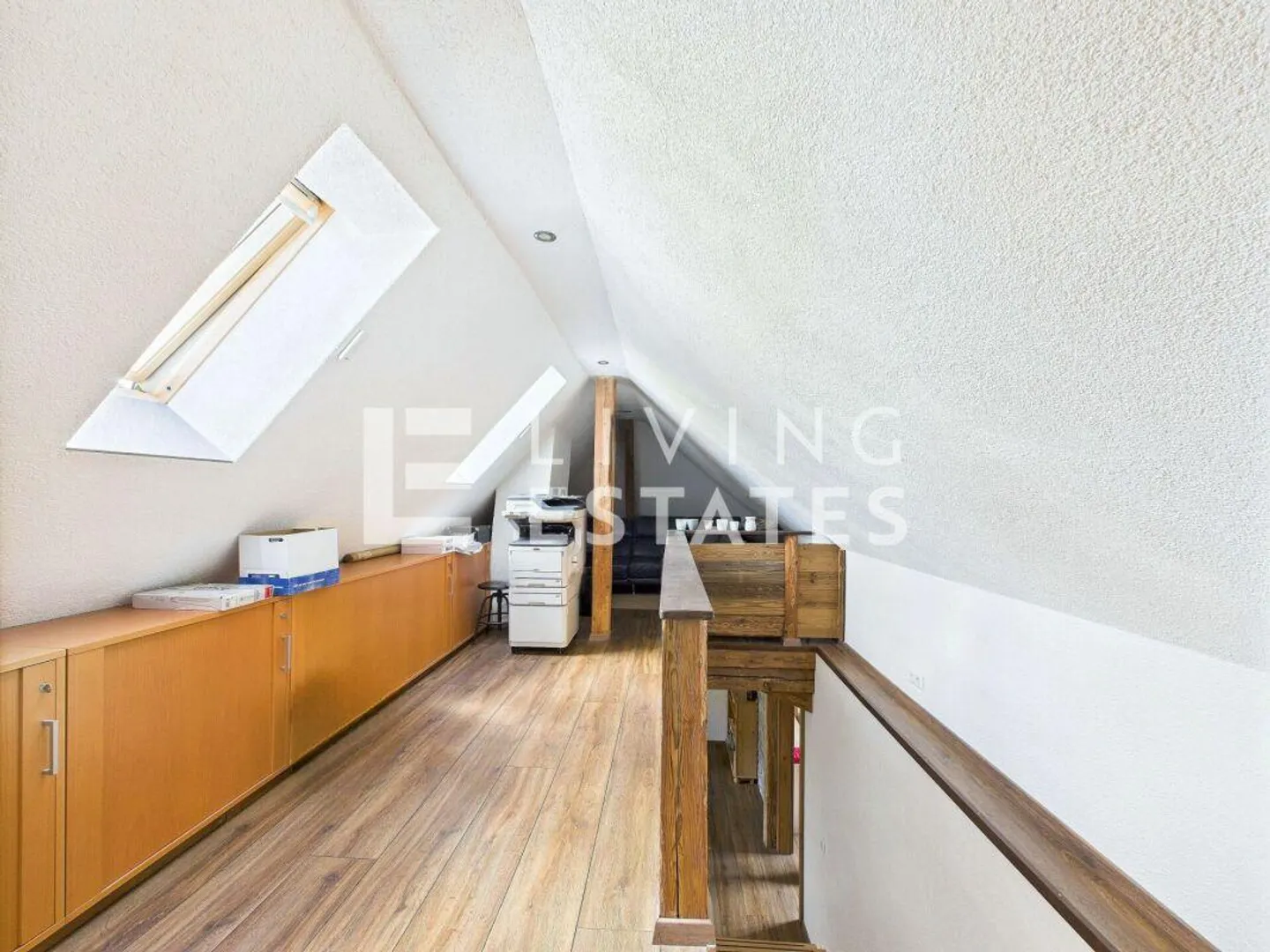 Charming Maisonette with Plenty of Space and Unique Living Environment - Photo 12 of 16