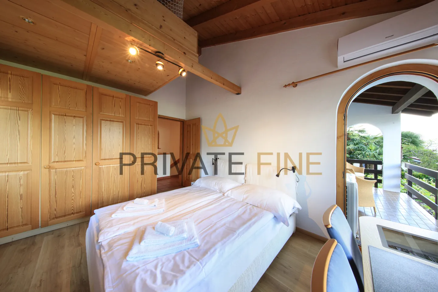 Holiday Villa - Hideaway with Large Pool and Stunning Lake View - Photo 18 of 31