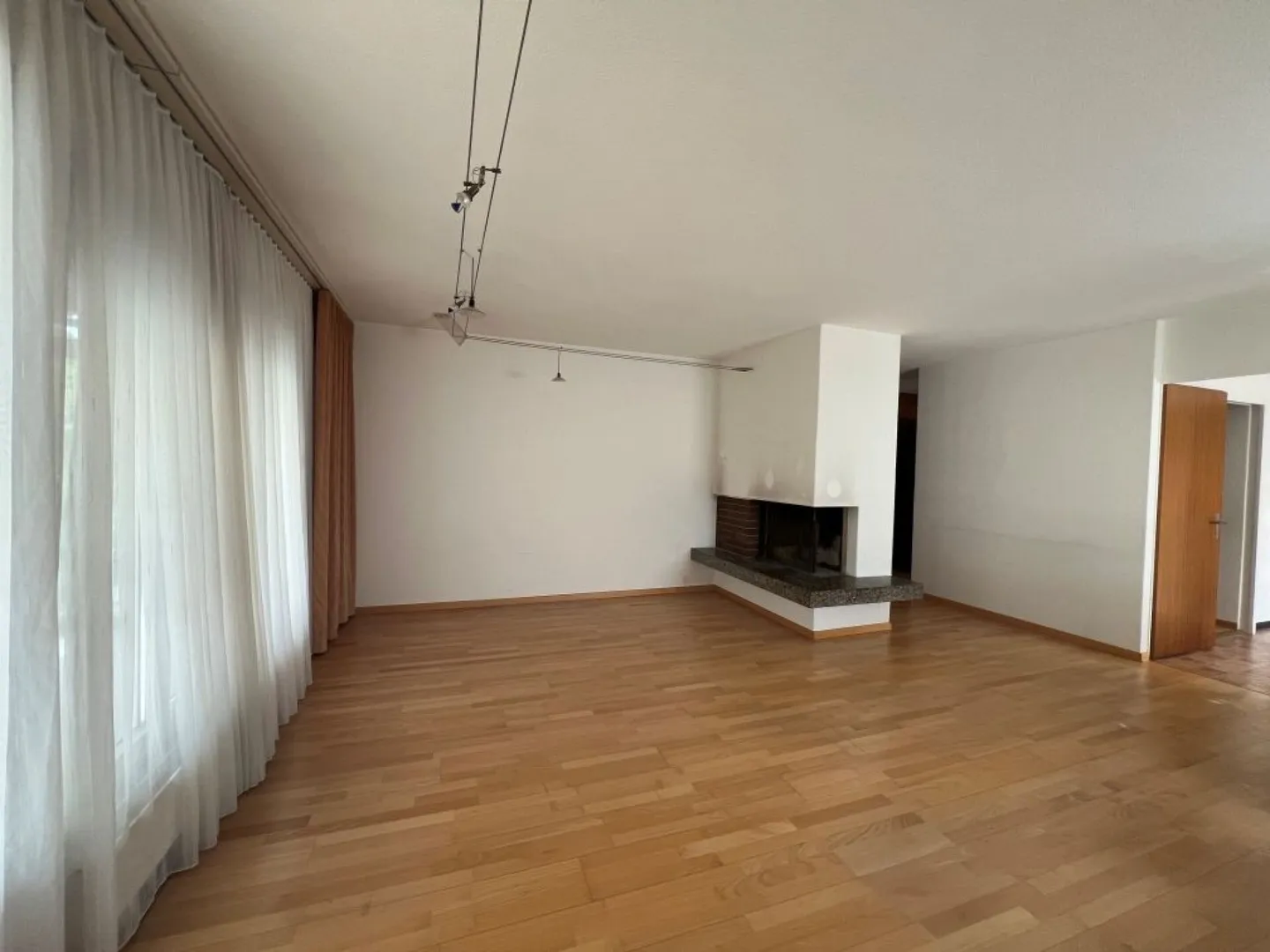 Einfamilienhaus mit Einliegerwohnung - Foto 4 von 15