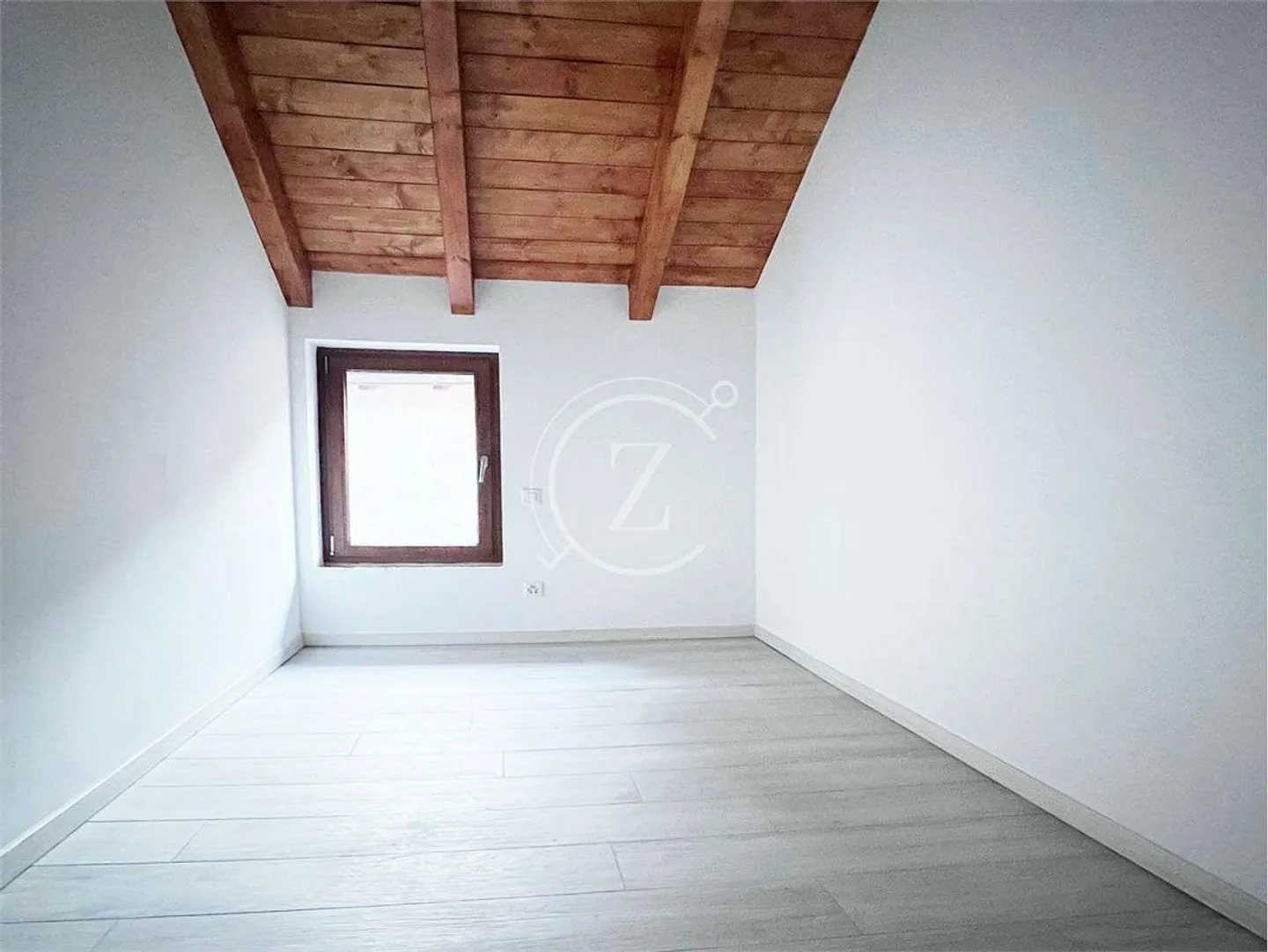 BIRONICO - Attic apartment with 3.5 rooms - Photo 3 of 5