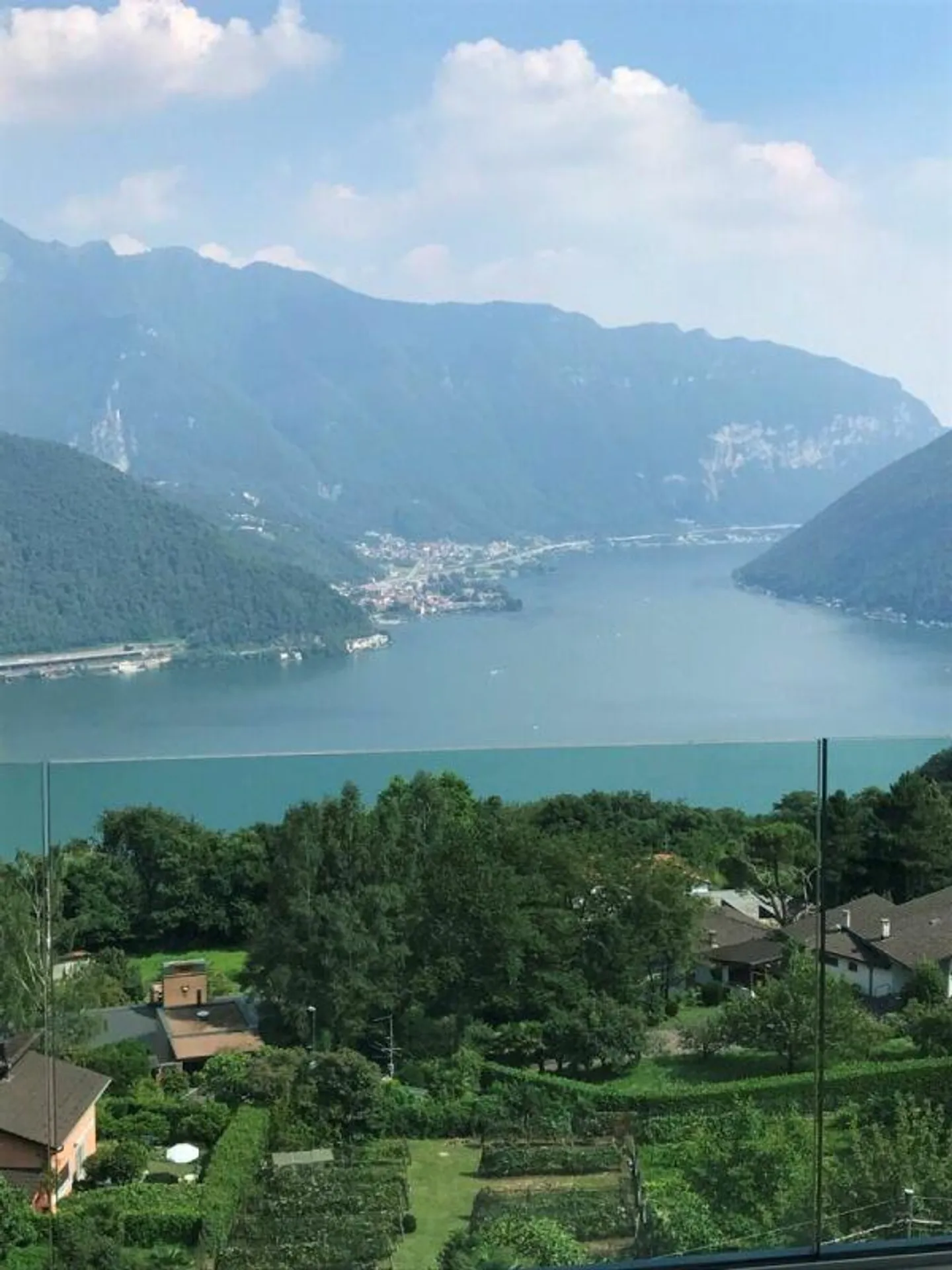 Appartamento con terrazza vista lago - Foto 4 di 30