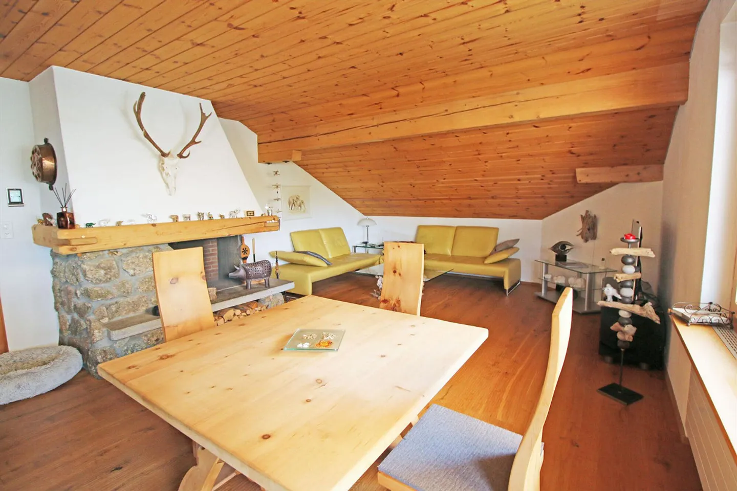 Appartamento attico di 3,5 locali ben tenuto con balcone - Foto 3 di 13