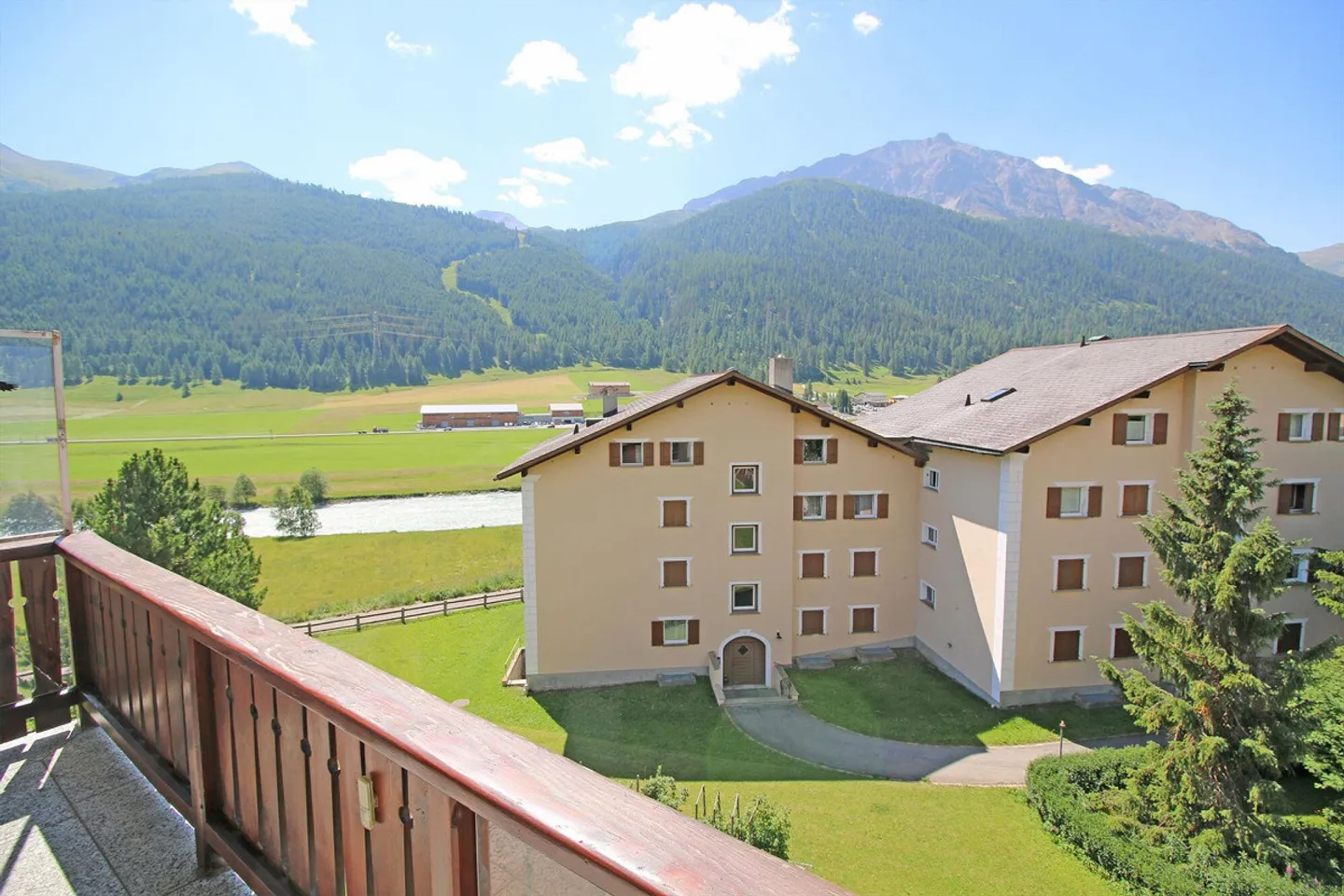 Appartamento attico di 3,5 locali ben tenuto con balcone - Foto 12 di 13