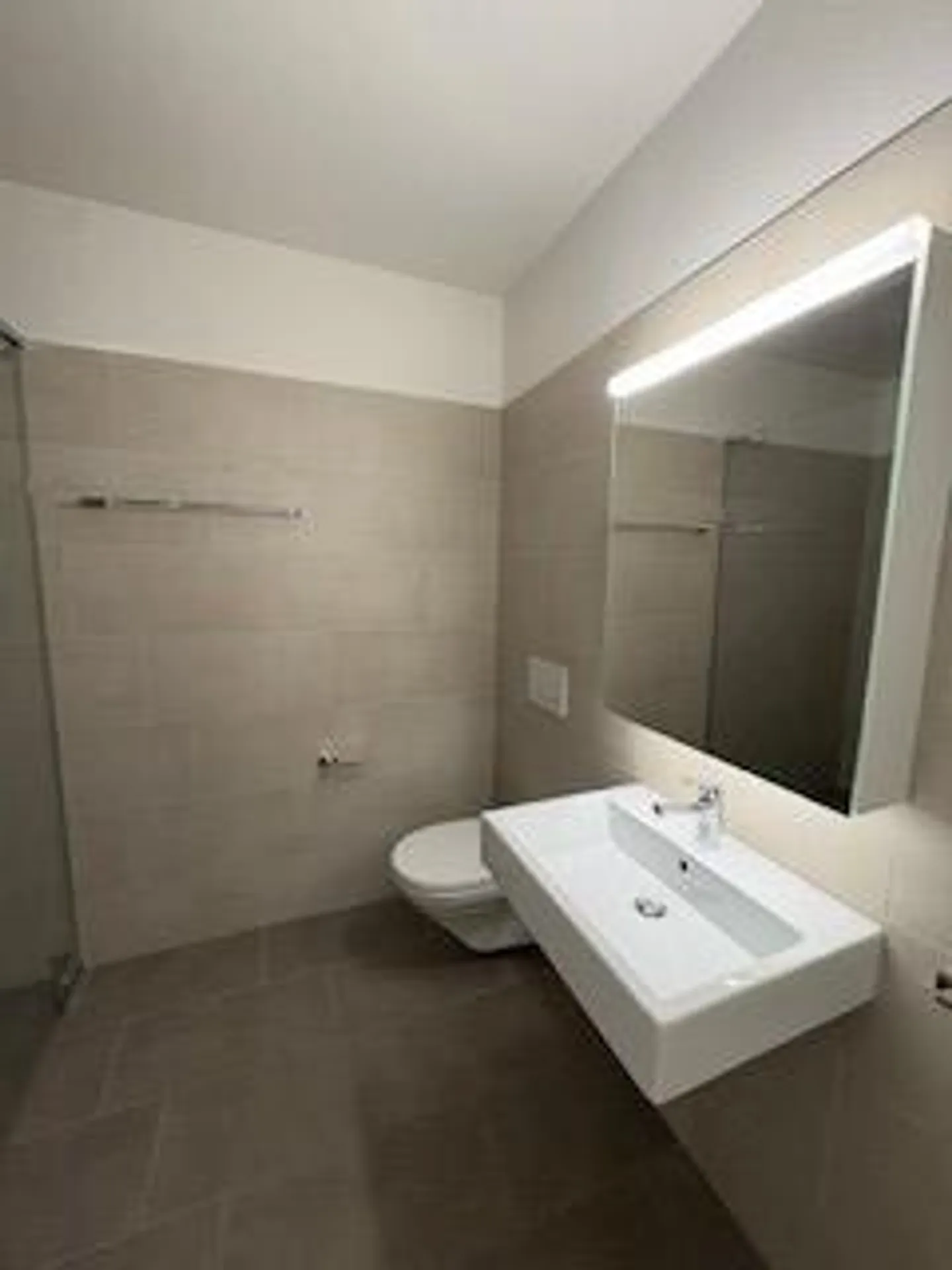 4.5-room apartment with balcony & terrace access - Photo 2 of 8