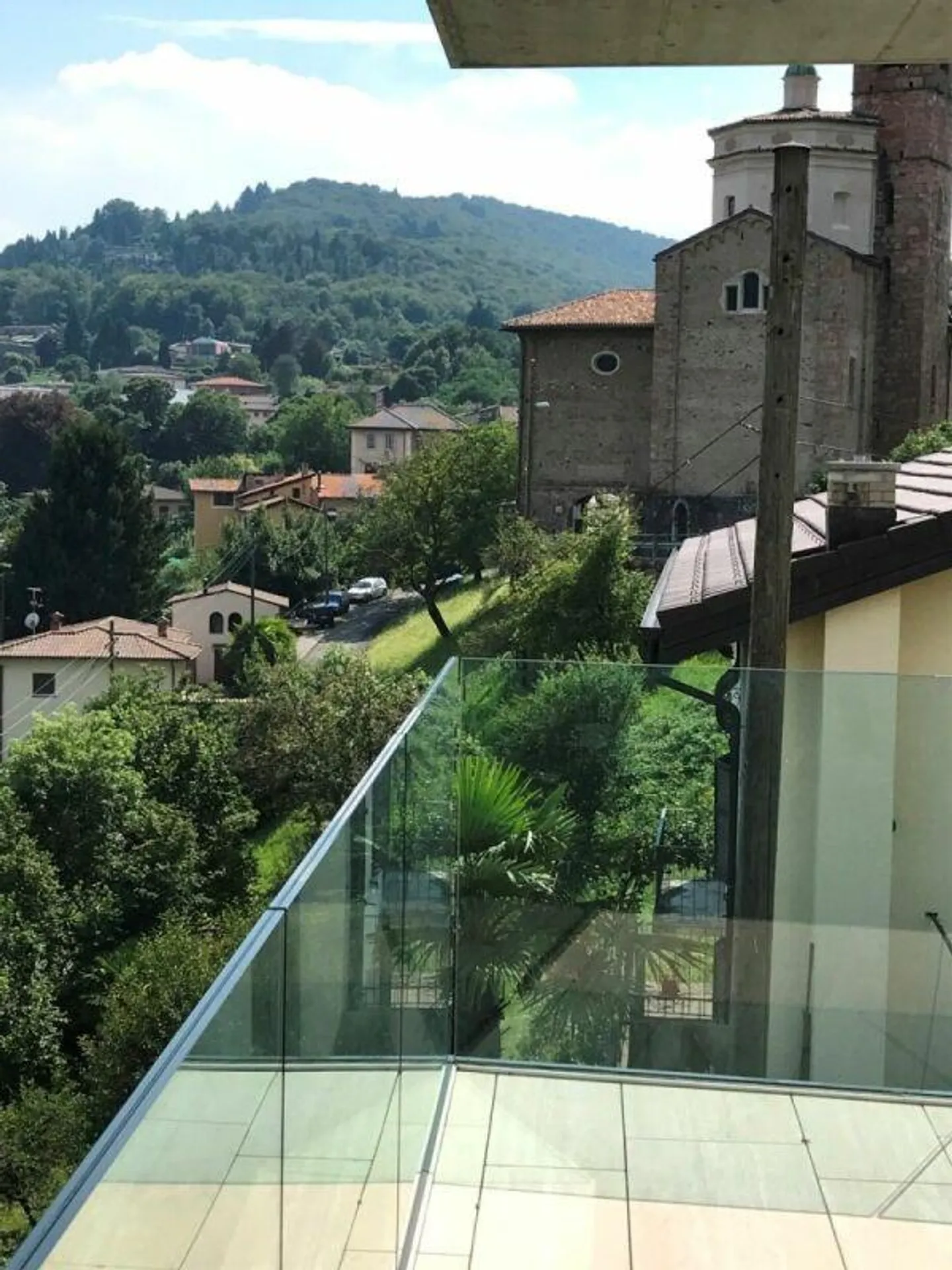 Appartamento con terrazza vista lago - Foto 28 di 30