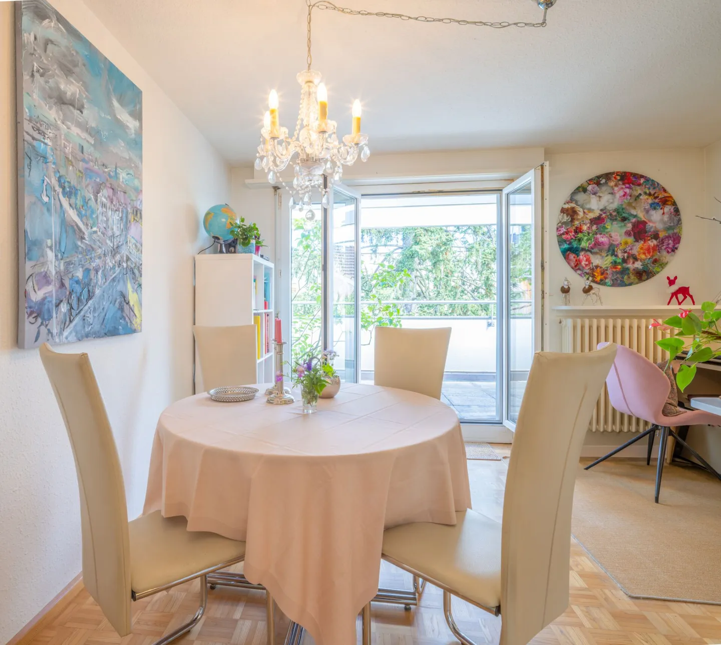 Above the rooftops of Basel: 3-room penthouse apartment with a dream terrace - Photo 5 of 13
