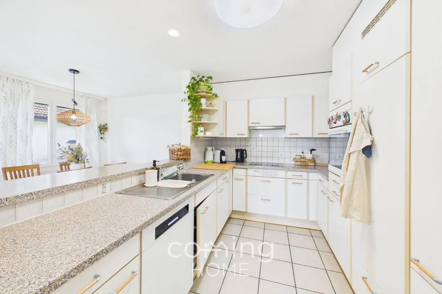 Appartement lumineux de 4.5 pièces à Roggwil - Balcon, buanderie privée & 2 places de parking - Photo 4 sur 11