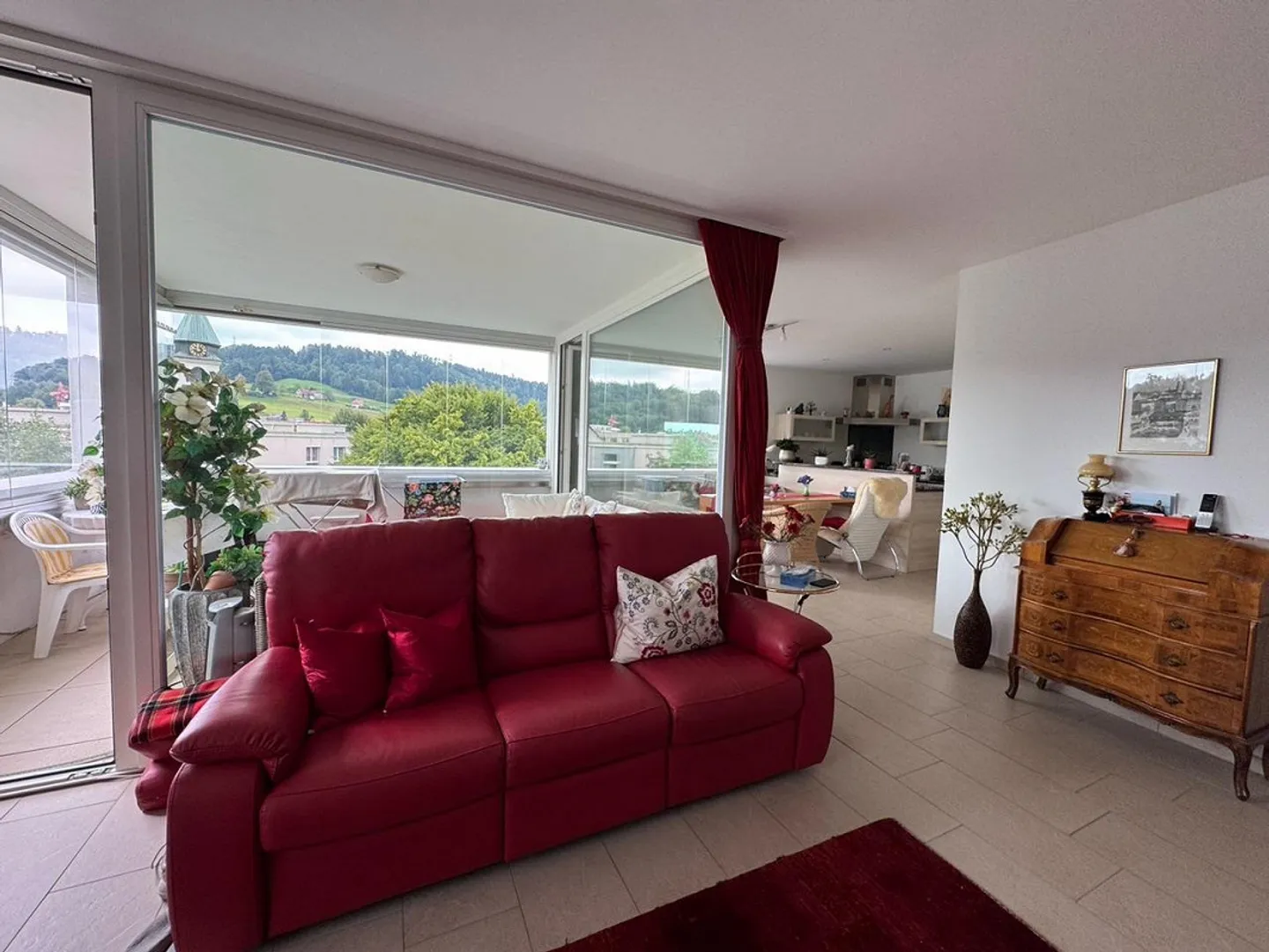 Modern 4.5 room apartment with spacious loggia in Wald - Photo 4 of 20