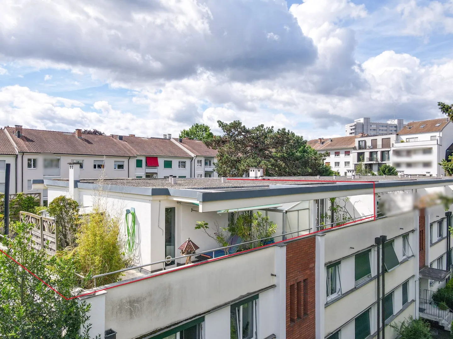 Above the rooftops of Basel: 3-room penthouse apartment with a dream terrace - Photo 11 of 13