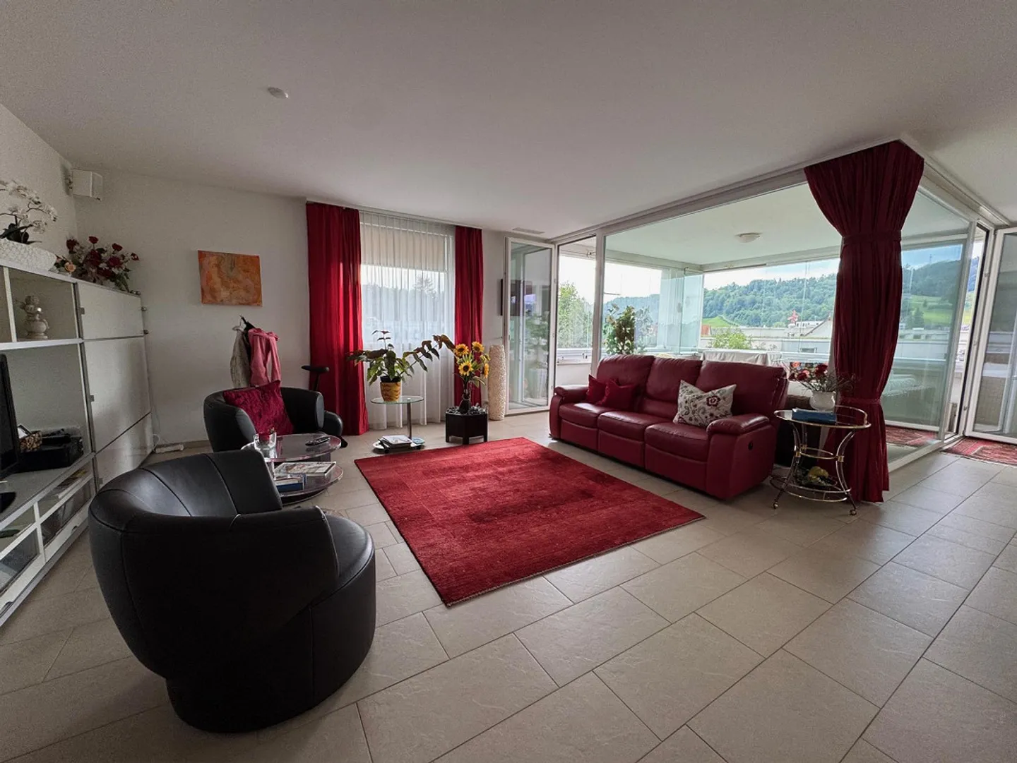 Modern 4.5 room apartment with spacious loggia in Wald - Photo 2 of 20