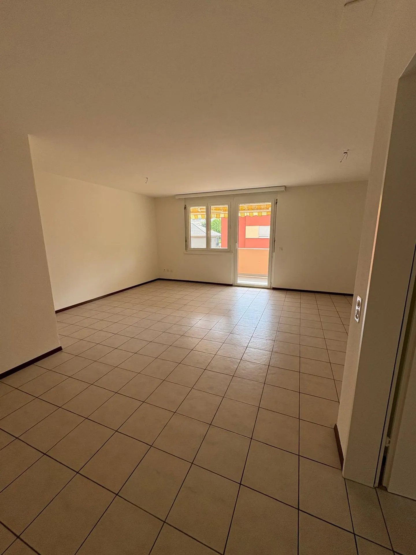 Spacious 5-room apartment in a strategic location in Roveredo - Photo 2 of 4