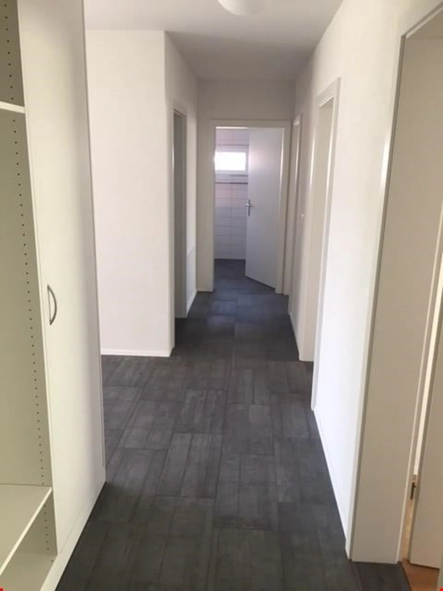 Appartamento luminoso e moderno di 4,5 stanze al piano terra - Foto 5 di 8