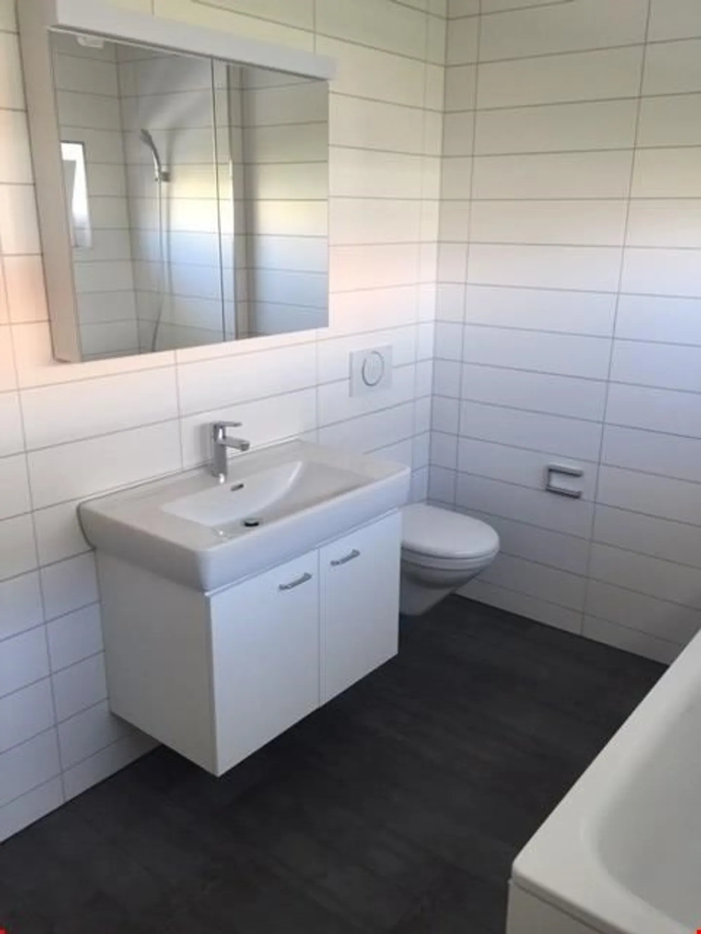 Appartamento luminoso e moderno di 4,5 stanze al piano terra - Foto 7 di 8