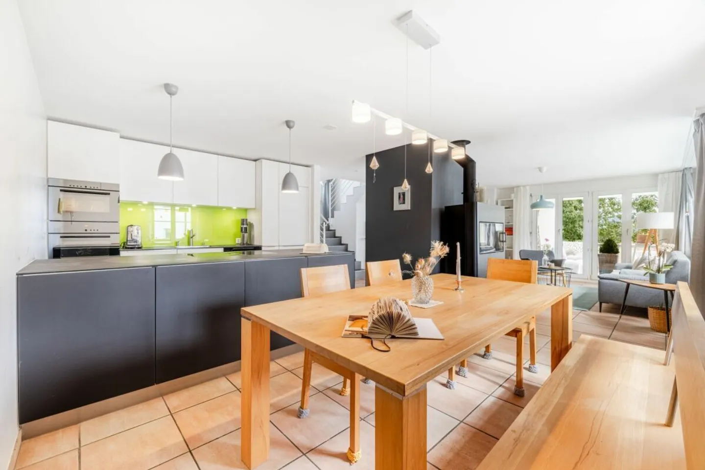 Dreamlike 6.5-room penthouse apartment with bright rooms and sunny balcony - Photo 6 of 14