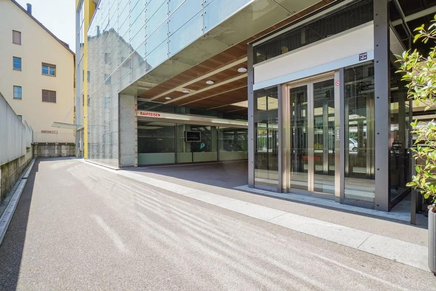 Representative Rental Space in Inside Dübendorf - Photo 1 of 12