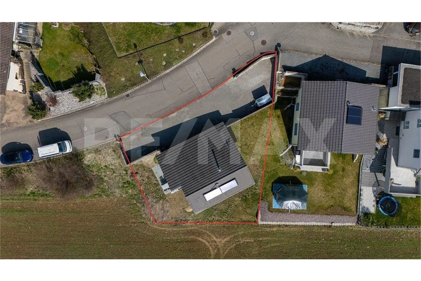 Modern and Detached Single-Family Home in Building Rights... - Photo 10 of 13