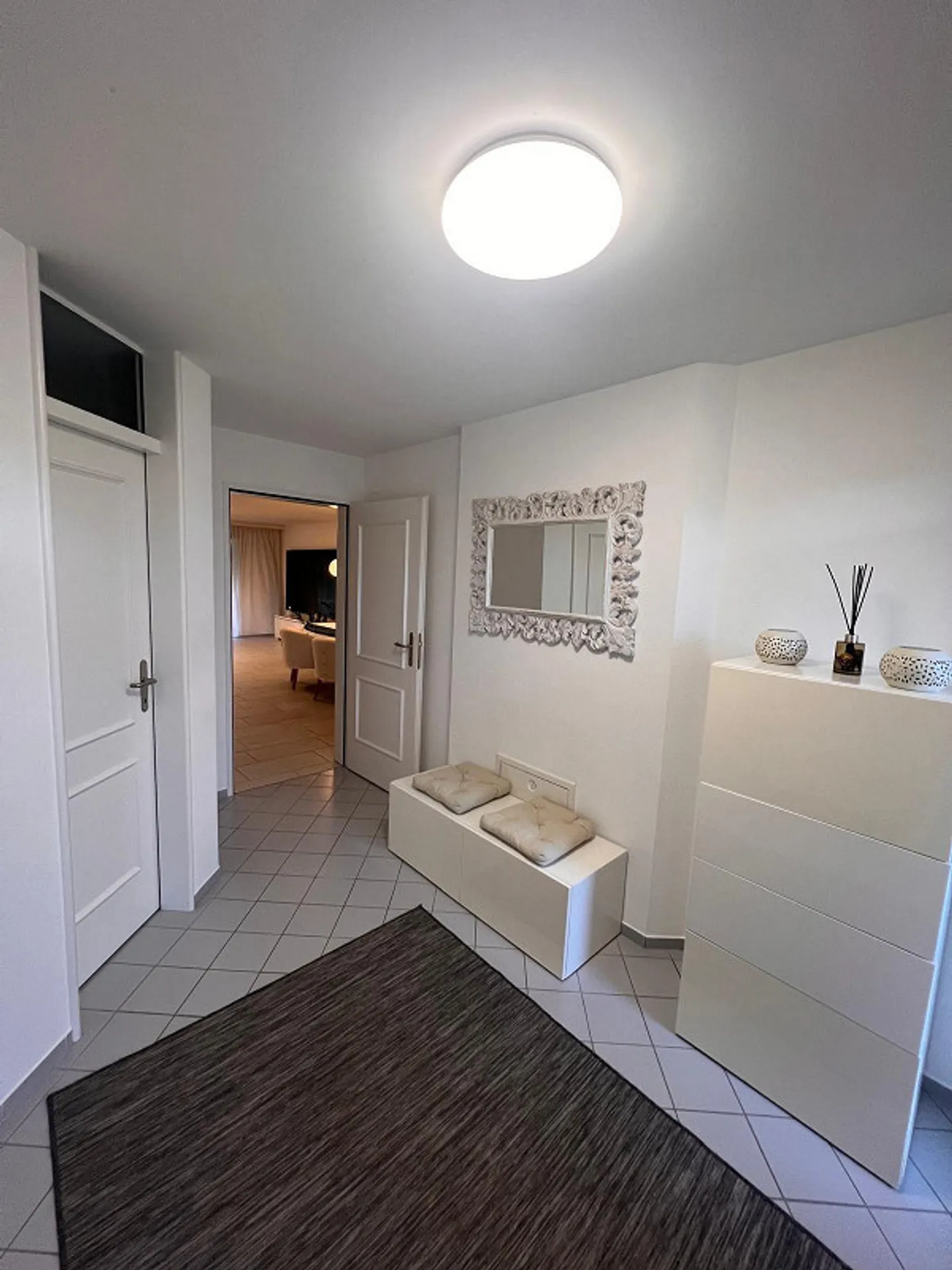 Modernes Maisonette-Haus mit reizendem kleinen Garten - Foto 2 von 15