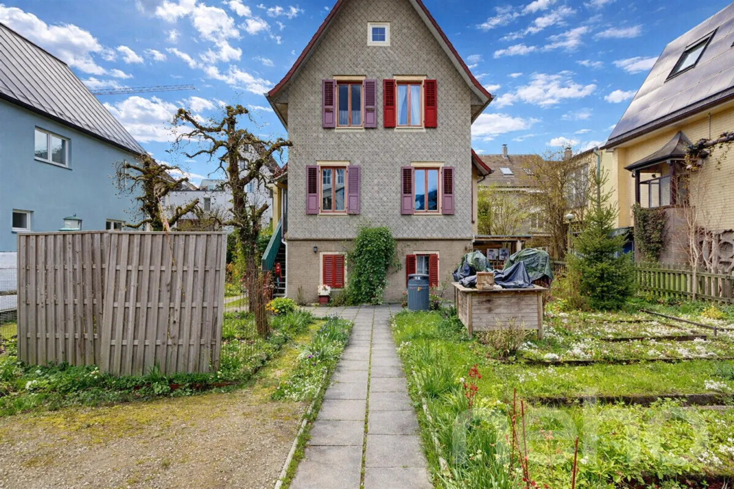 Terreno attraente con casa unifamiliare in buona posizione a Bülach - Foto 1 di 12