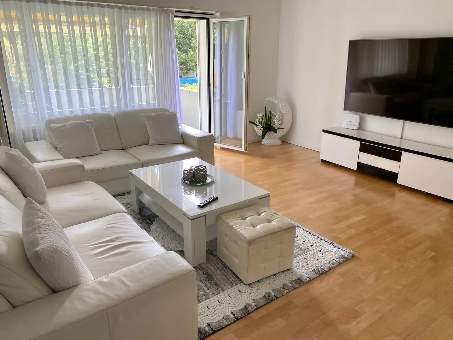 Superbe appartement avec espace de détente privé - Photo 2 sur 11