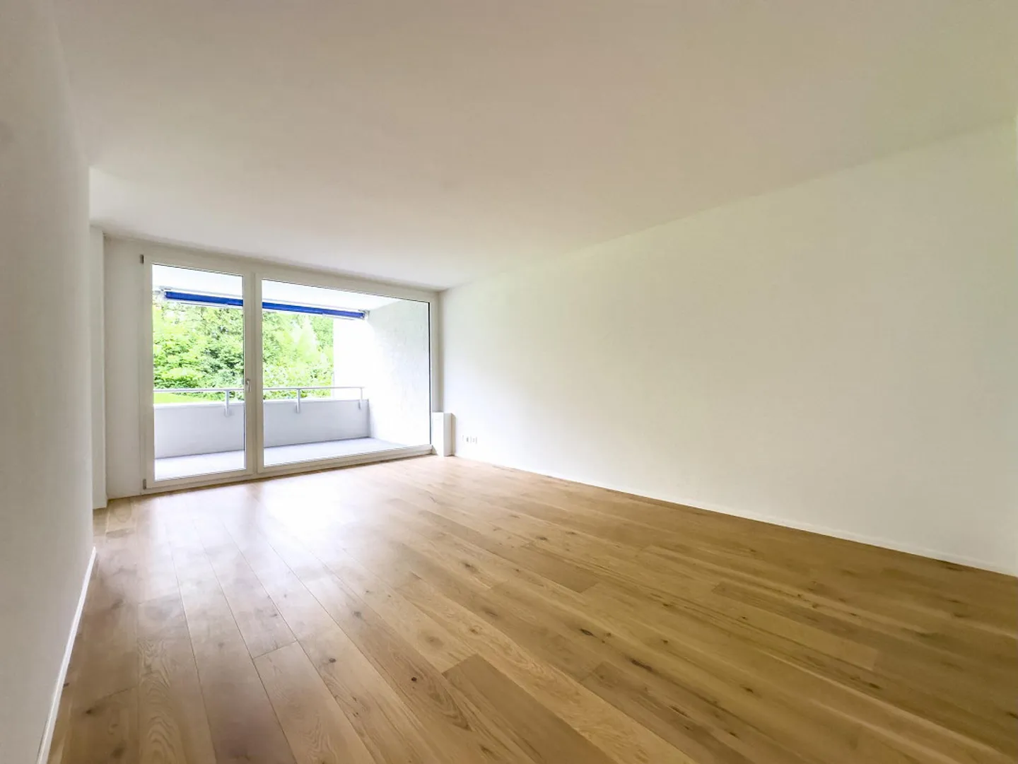 Appartamento 3.5 locali completamente ristrutturato con vista sul Pilatus nel cuore di Kriens - Foto 5 di 22