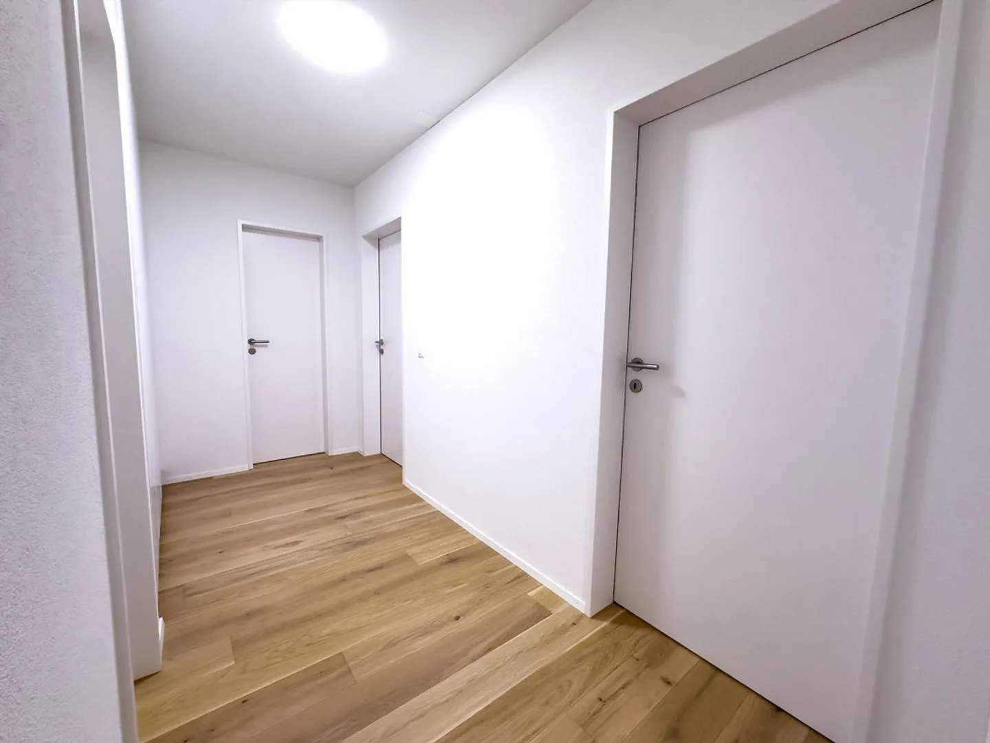 Appartamento 3.5 locali completamente ristrutturato con vista sul Pilatus nel cuore di Kriens - Foto 13 di 22