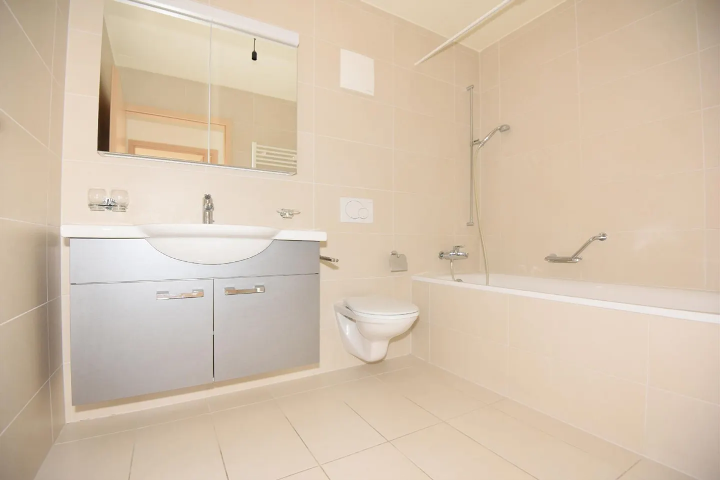 Charmant appartement 2.5 pièces - Photo 2 sur 5