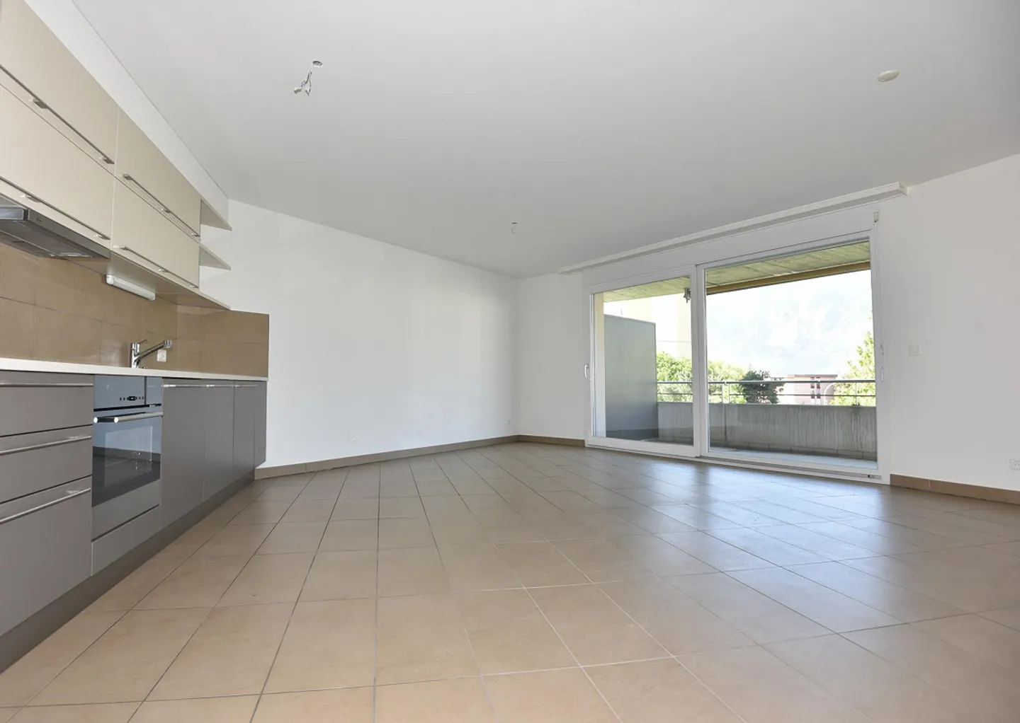 Charmant appartement 2.5 pièces - Photo 3 sur 5