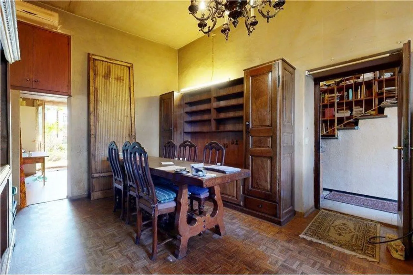 Charming house in a central location - Photo 5 of 13