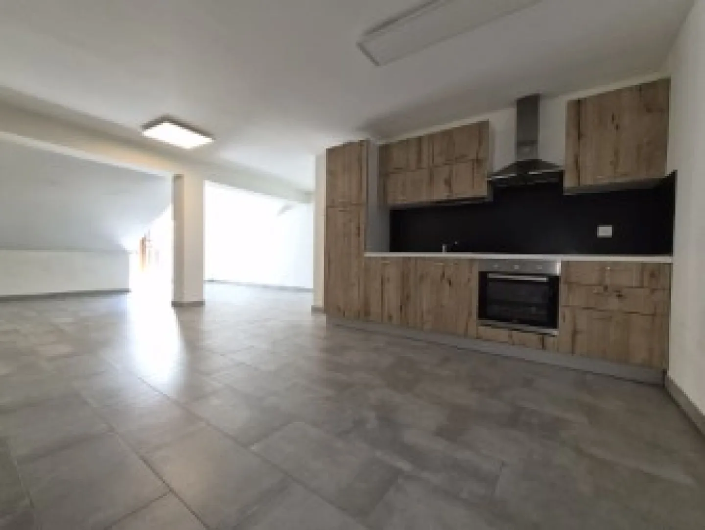 2,5-Zimmer-Wohnung im 4. Stock - Foto 4 von 10