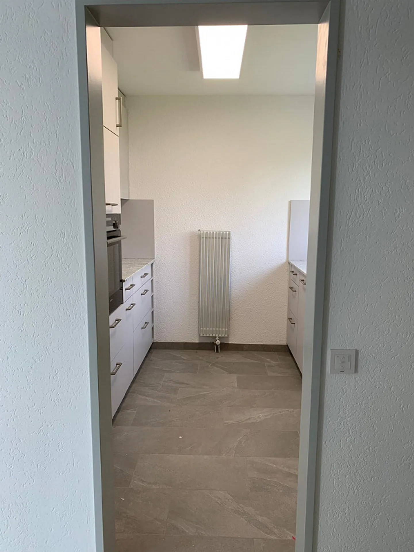 Cozy apartment with a view of the greenery - Photo 4 of 16