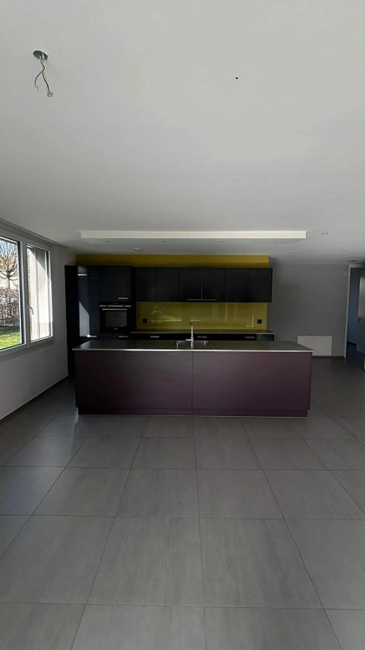 Bright 4.5-room ground floor apartment with sunny terrace - Photo 3 of 8