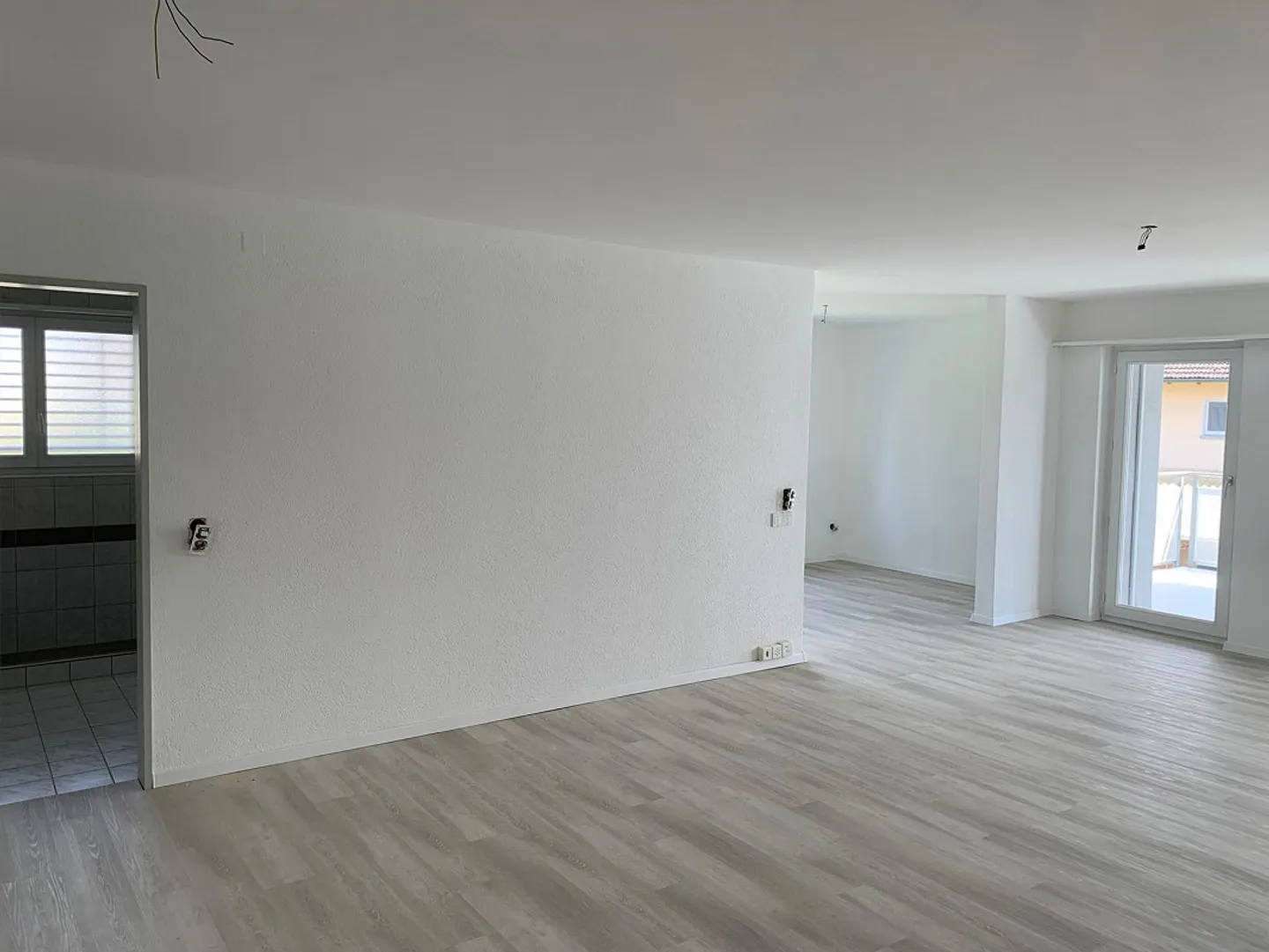 Cozy apartment with a view of the greenery - Photo 10 of 16