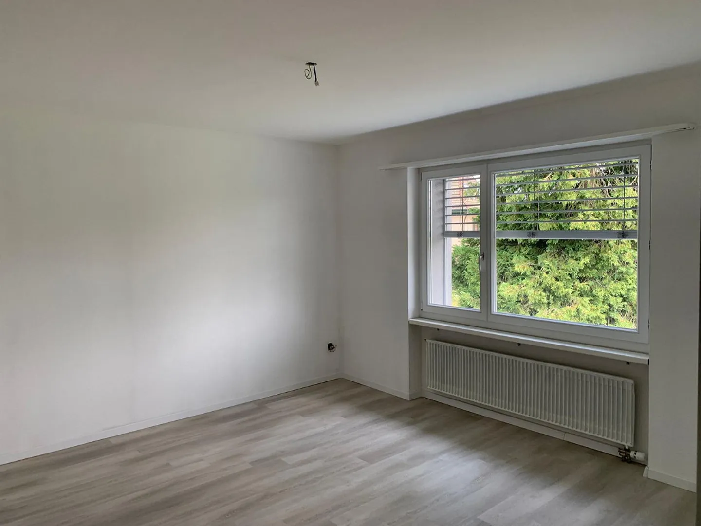 Cozy apartment with a view of the greenery - Photo 12 of 16
