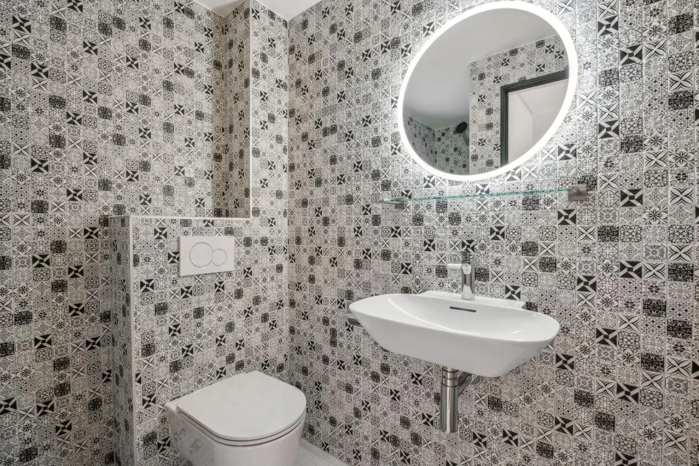 Élégant Duplex de 5,5 Pièces avec Galerie et Ascenseur Privé - Photo 10 sur 11