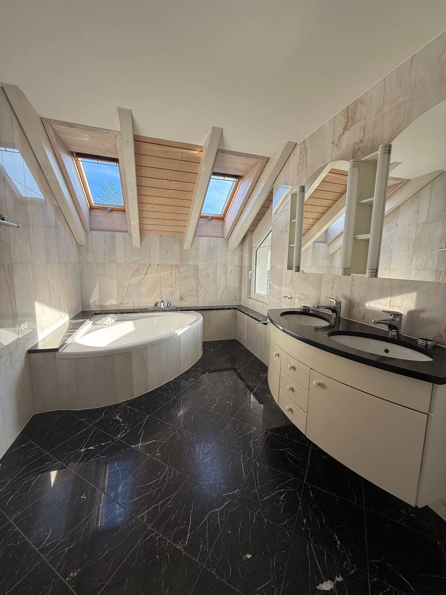 Geräumige Maisonette-Wohnung mit Terrasse - Foto 18 von 30