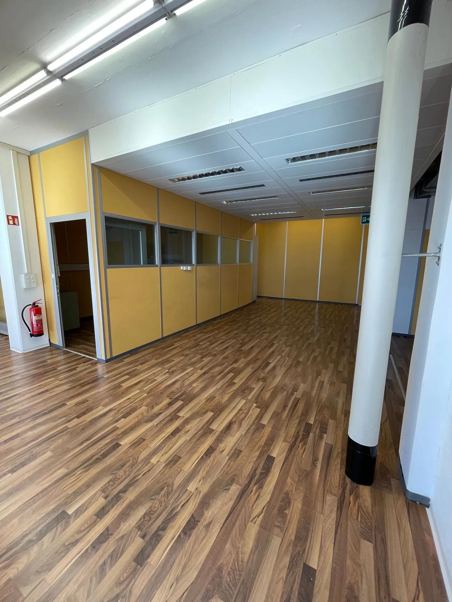Bureaux modernes dans le centre d'affaires d'Oberglatt - Photo 4 sur 24