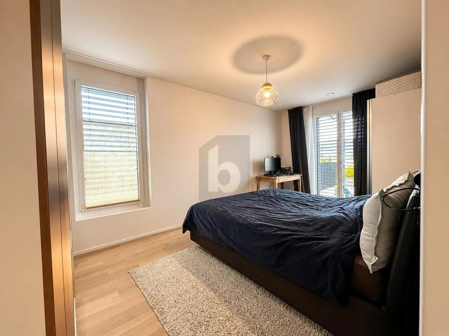 Quiet, Modern with Beautiful View - Photo 4 of 6