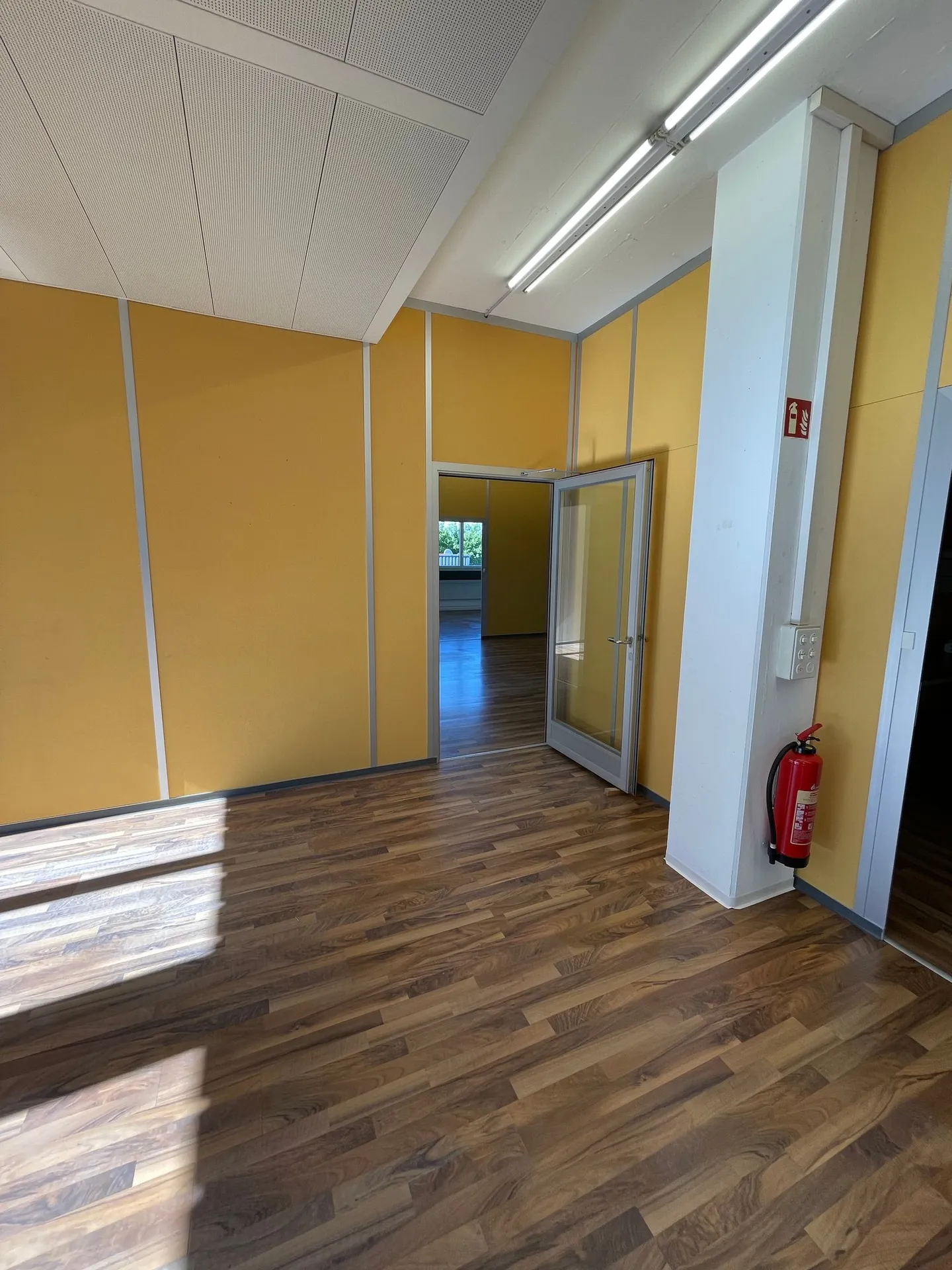 Bureaux modernes dans le centre d'affaires d'Oberglatt - Photo 9 sur 24