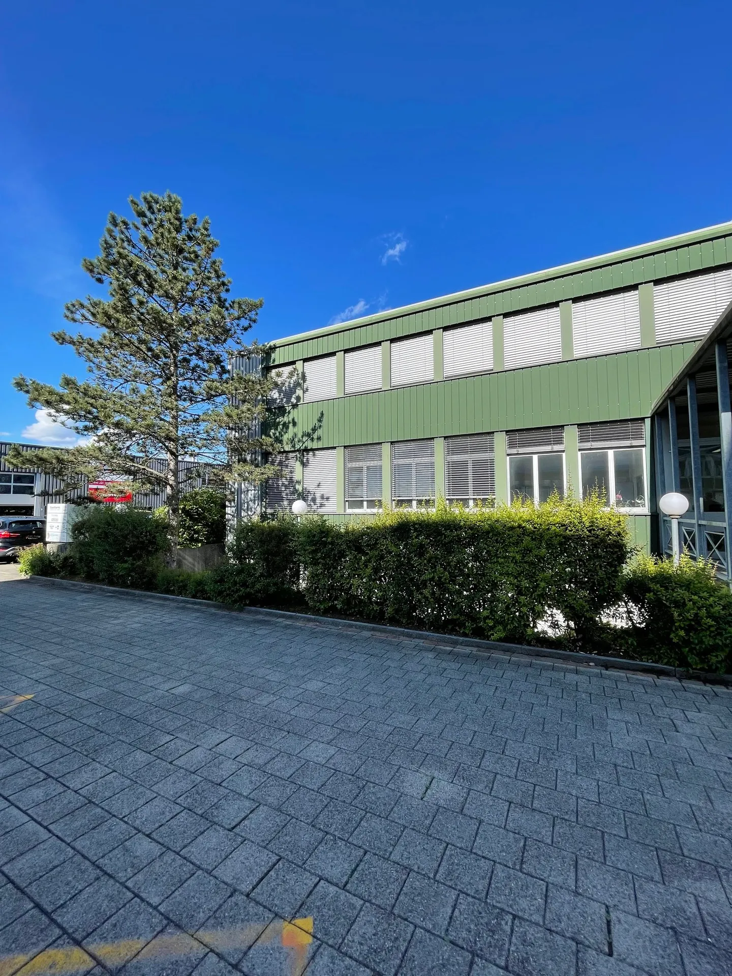 Bureaux modernes dans le centre d'affaires d'Oberglatt - Photo 23 sur 24
