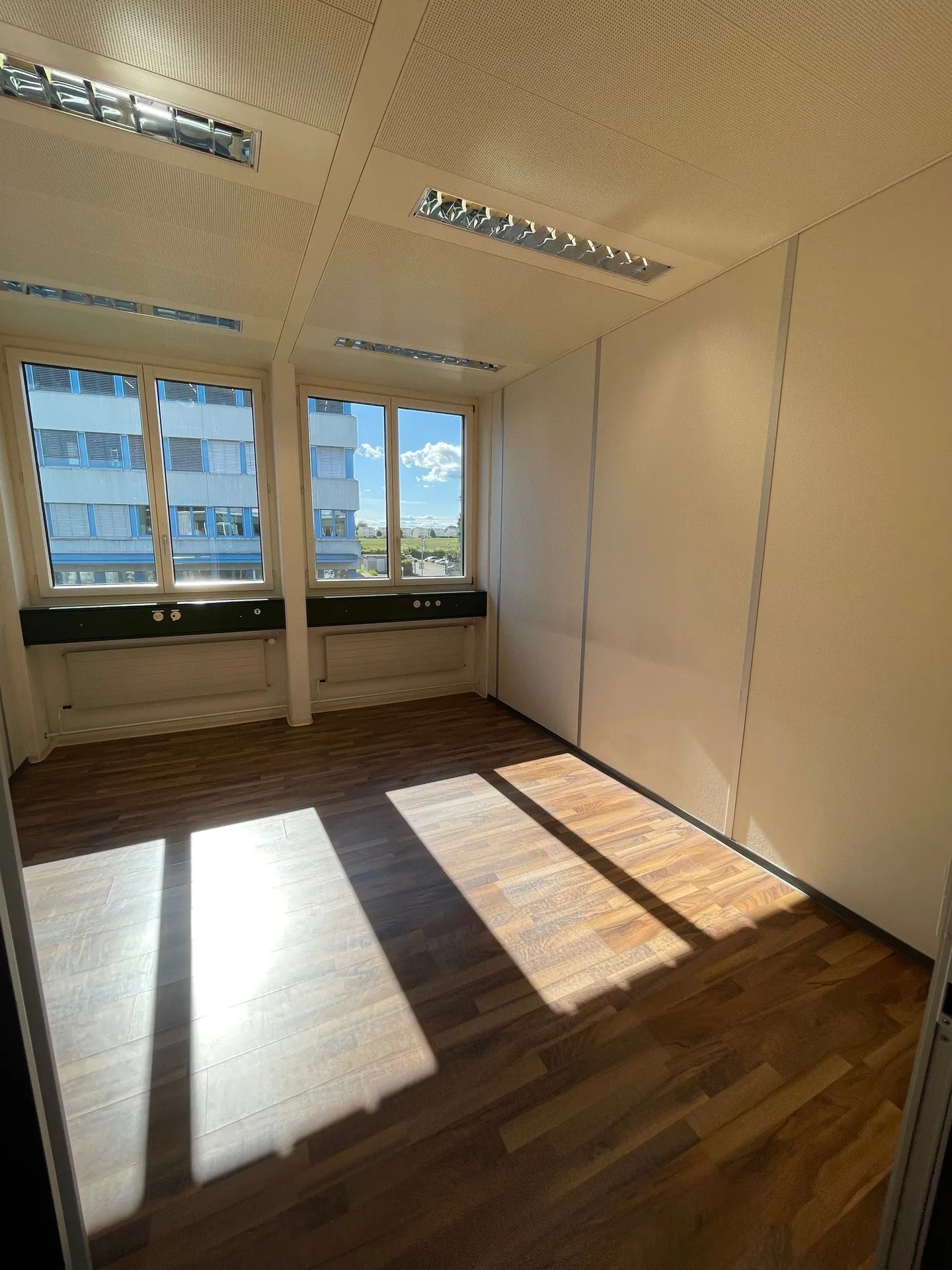 Bureaux modernes dans le centre d'affaires d'Oberglatt - Photo 11 sur 24