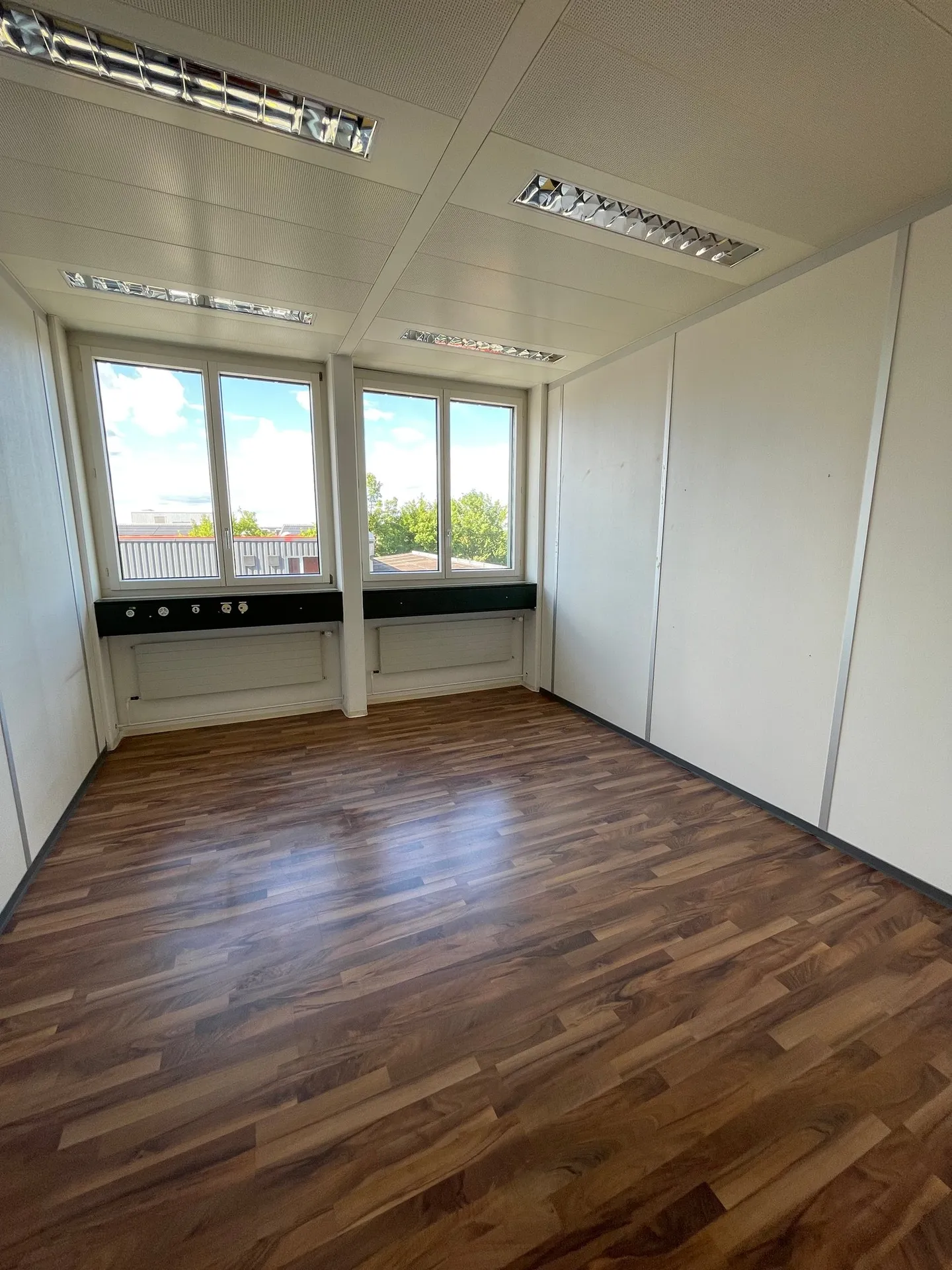 Bureaux modernes dans le centre d'affaires d'Oberglatt - Photo 13 sur 24