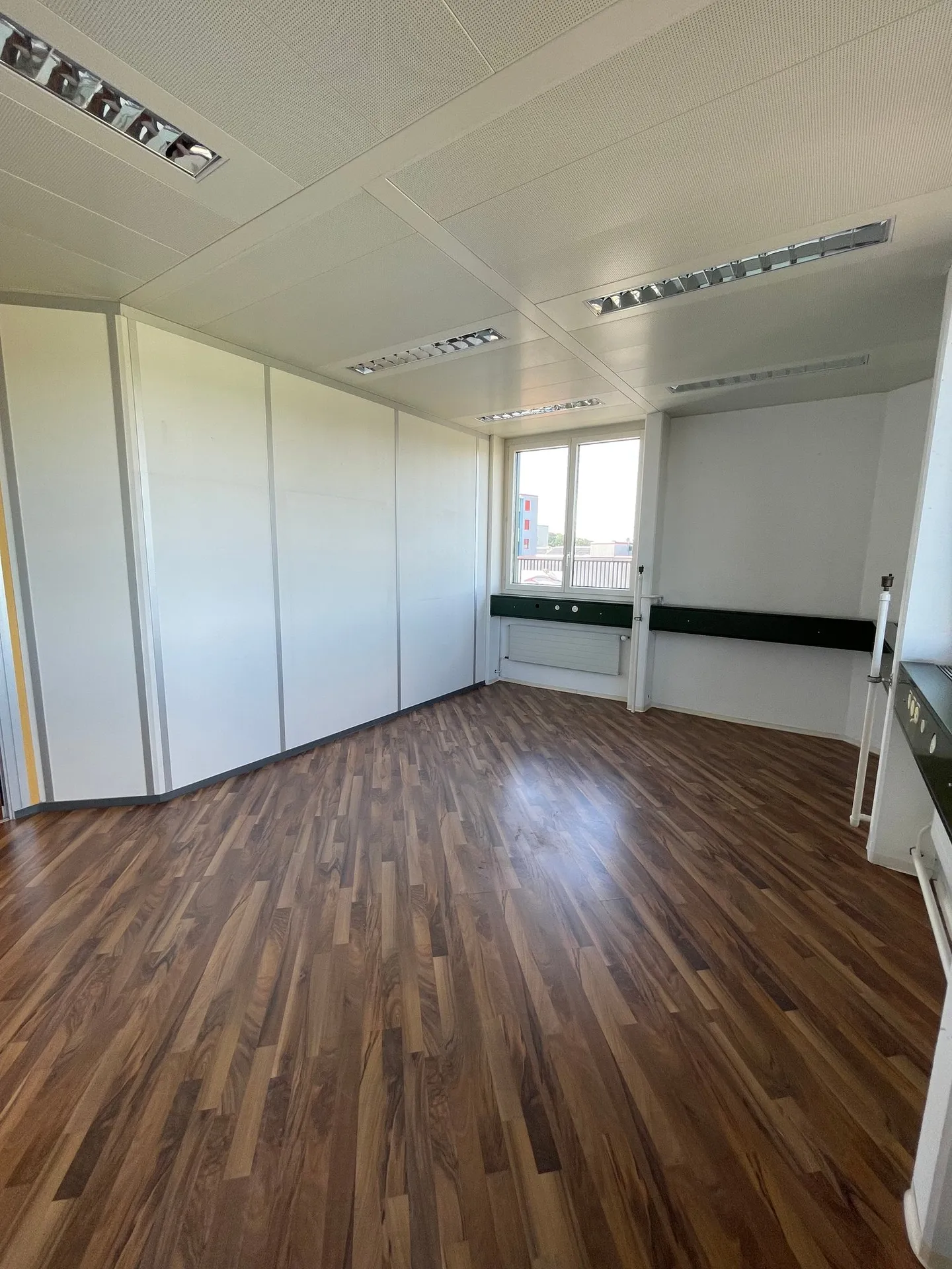 Bureaux modernes dans le centre d'affaires d'Oberglatt - Photo 14 sur 24