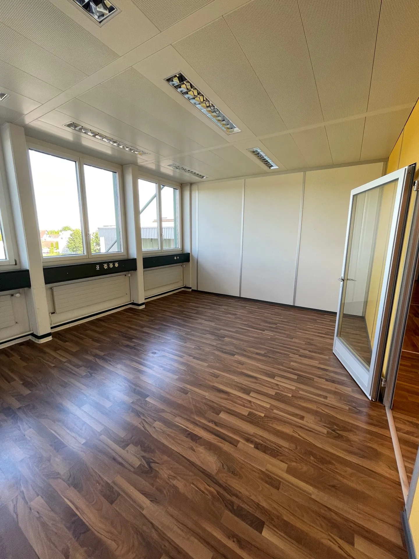 Bureaux modernes dans le centre d'affaires d'Oberglatt - Photo 15 sur 24