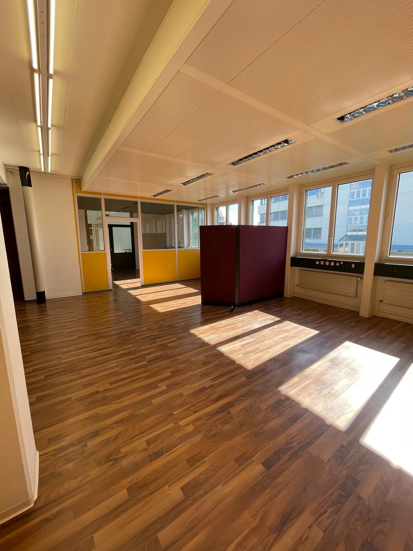 Bureaux modernes dans le centre d'affaires d'Oberglatt - Photo 19 sur 24