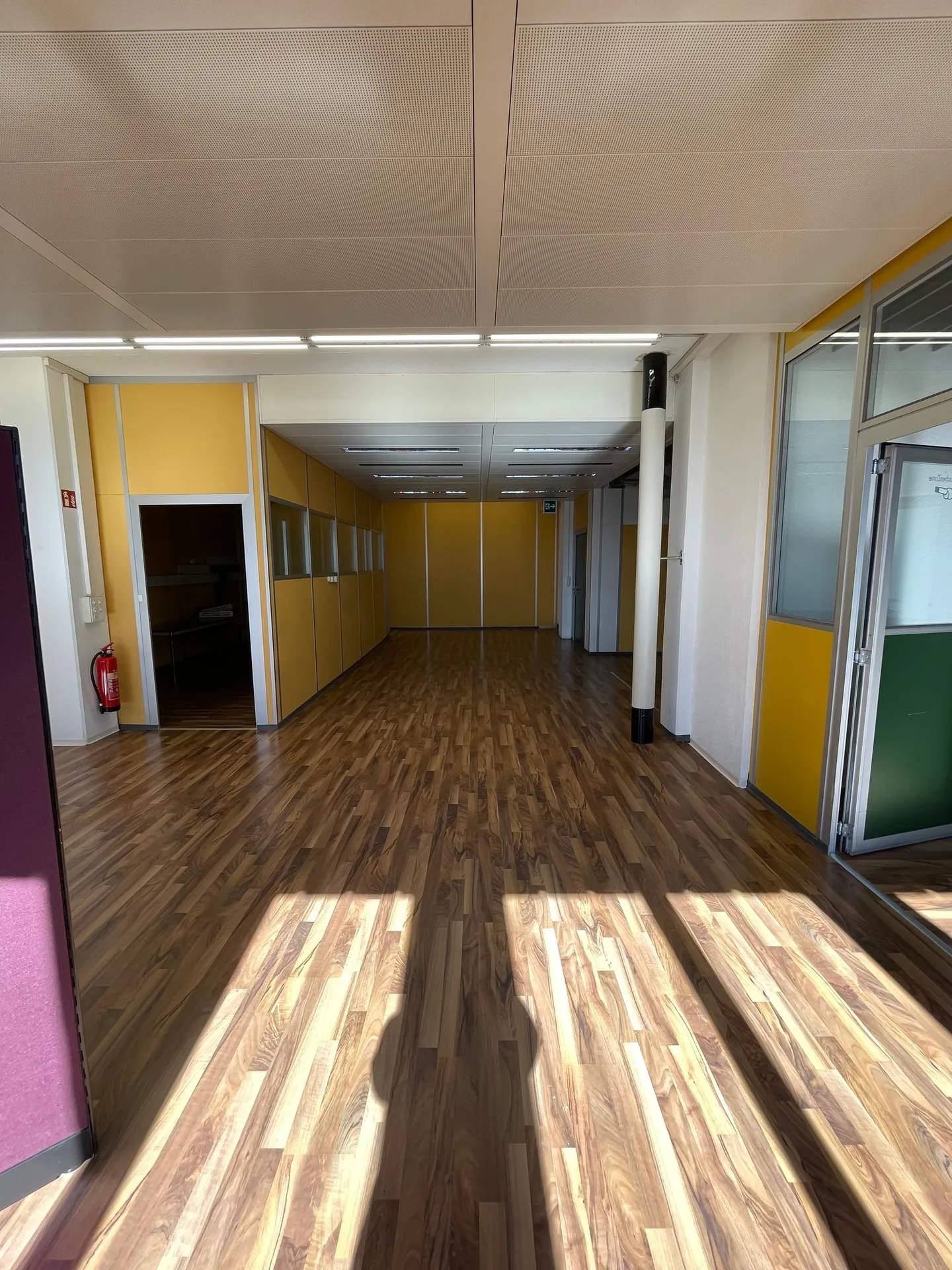 Bureaux modernes dans le centre d'affaires d'Oberglatt - Photo 20 sur 24