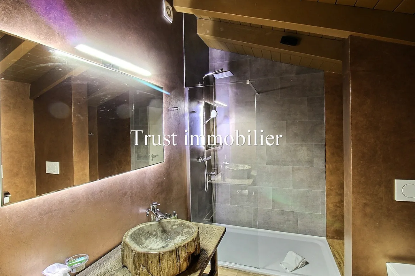 4025L. Incroyable attique 4.5 pcs à louer, proche centre Crans - Photo 14 sur 20