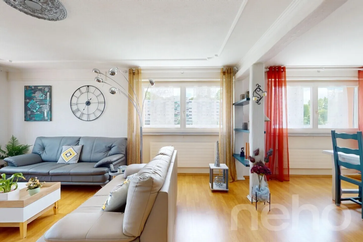 Luminoso appartamento di 3.5 locali con vista mozzafiato e box auto - Foto 4 di 12